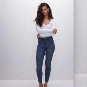 NWT Good American Good Legs Cropped Blue Jeans Raw Hem in Size 00/ 24